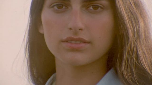 JACQUEMUS SS20 "LE COUP DE SOLEIL" BY MASSIMILIANO BOMBA смотреть онлайн