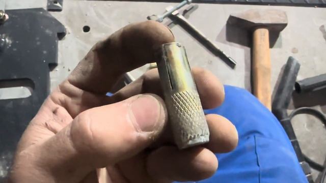 Установка двухстоечного подъемника Sivik ПГА-4000-НС, серый, г/п 4000 кг, нижняя синхронизация.