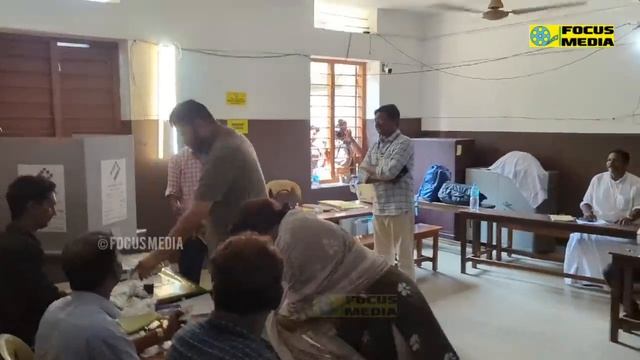 തിരക്ക് കണ്ടു ഞെട്ടി മമ്മൂക്ക പറഞ്ഞത് കേട്ടോ? 😱👌 ഭാര്യ സുല്ഫത് ഒപ്പം വോട്ടിന് വന്നപ്പോൾ Mammootty смотреть онлайн