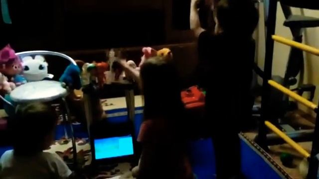 Играют, учат умножение. 👻 Праздник в садике Глеба💃 смотреть онлайн