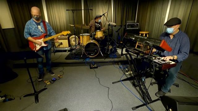 Brian Charette, Oz Noy, and Aaron Comess play Buster Brown смотреть онлайн