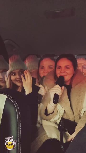 Озорные девчата, в гостях у поющего таксиста Енота #arkhangelsk #karaoke #поющийтаксист #enotbess смотреть онлайн
