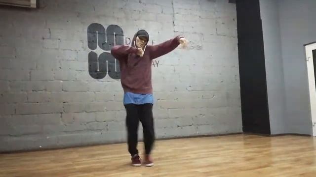 Freestyle hip-hop studio. Danya Bobrov 02.11.17 смотреть онлайн