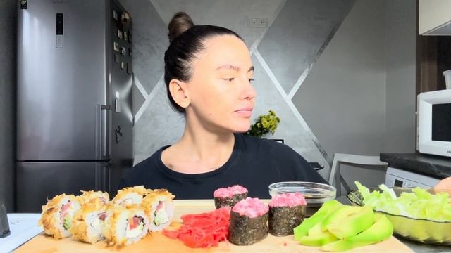 ЖАДНЫЕ МУЖЧИНЫ И МЕРКАНТИЛЬНЫЕ ЖЕНЩИНЫ, ПОКУПКА КВАРТИРЫ || МУКБАНГ: Роллы, гункан, салат, авокадо смотреть онлайн