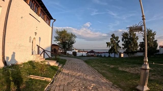 Поехали на Остров - Град Свияжск всей семьей увидели много всего интересного. смотреть онлайн
