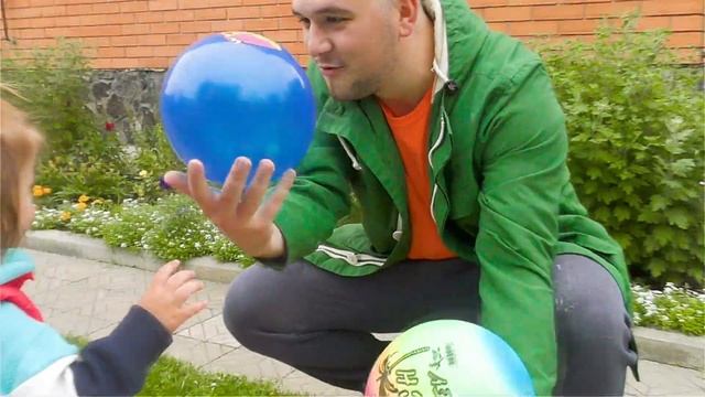Rain Rain Go Away Song with Twins Mia and Eva смотреть онлайн