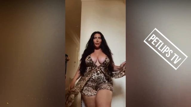 Nicole Grimaldi From USA/Plus Size Curvy Model And Social Media Fashion Model@FashionNova Ambassado