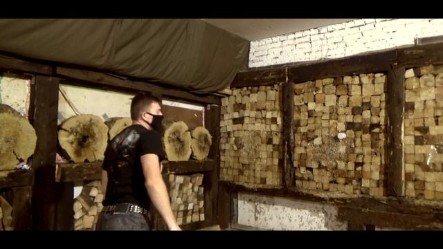 Russian Riddick with a cup of tea (throwing a cup target) смотреть онлайн
