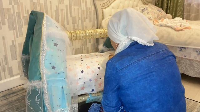 Бесікке бөлеу рәсімі / Бесік / Баланы шомылдыру смотреть онлайн