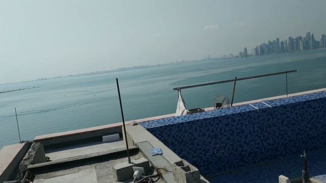 swimming pool ng building nasa roof top // hammer ni Thor naiwan sa rooftop swimming pool смотреть онлайн