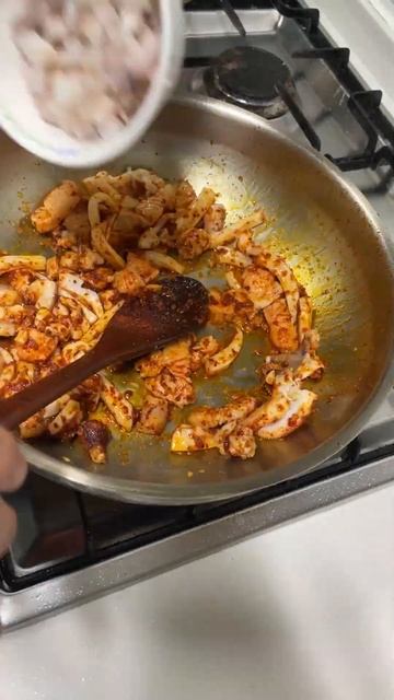 홍합 살랬는데 없어서 산 피조개로 짬뽕국물 (술국) 만들기 (1트) смотреть онлайн
