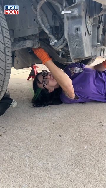 KHI CỊ EM THAY NHỚT 5W30 LIQUI MOLY TẠI NHÀ - LIQUI MOLY VIỆT NAM смотреть онлайн