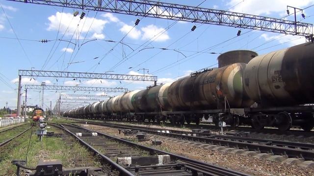 ВЛ80К-643 с грузовым поездом