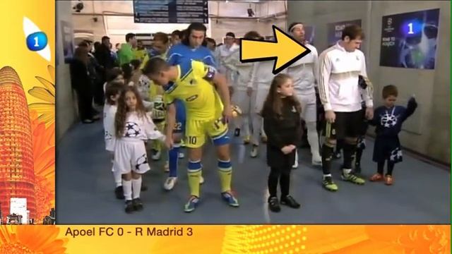 iker casillas le pega un moco a un pobre niño ( It sticks a snot to a poor child ) смотреть онлайн
