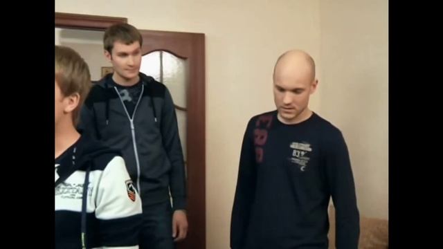 #Реальные #Пацаны 1сезон 40 серия. Валя Крутит шурли мурли с парнем. А Эдик С Машей Следят за ними. смотреть онлайн