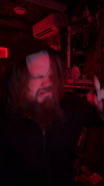 Как люди слушают музыку смотреть онлайн