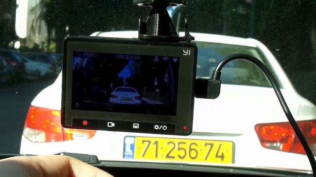 YI Dash Cam Hands on смотреть онлайн
