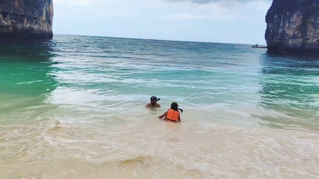 Long tail boat ride to Hong Island | Krabi, Thailand смотреть онлайн