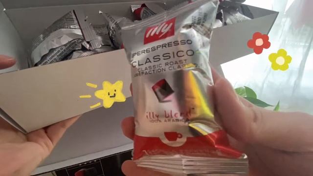first unboxing vid 📦 cutesy edit, white illy Y3.3 iperespresso, coffee capsules смотреть онлайн