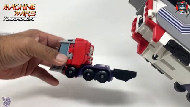 Machine Wars Optimus Prime Unboxing & Review, Throwback Thursday, Larkin's Lair смотреть онлайн