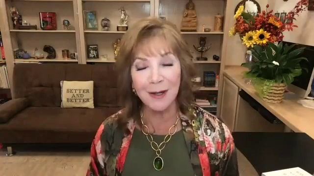 Laura Silva answers: How to practice meditation consistently? смотреть онлайн