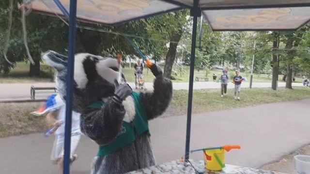 Енот из Ручного Zоопарка на улицах Орла! Возвращение домой ) смотреть онлайн