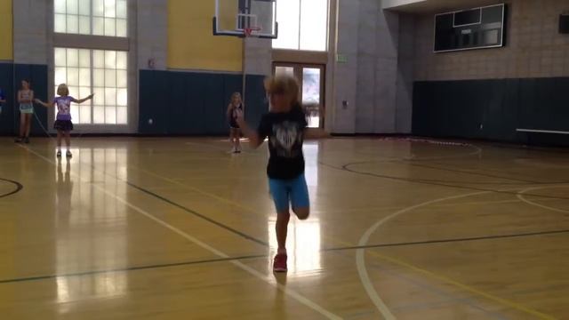 Tara Jump Roping смотреть онлайн