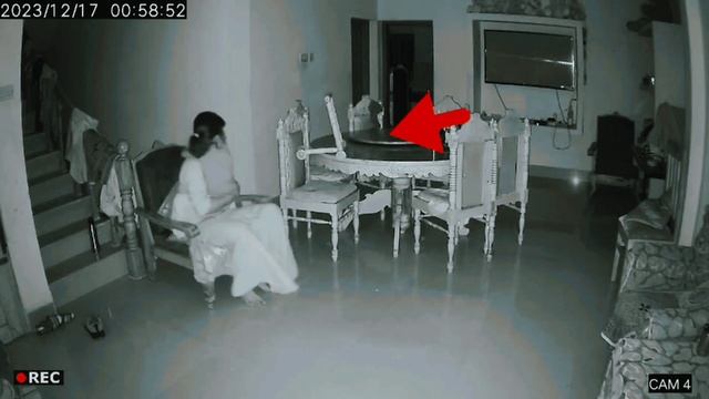 Hunted House"Real Ghost Caught on CCTV Camera | 2024| Don't Scream | P-18 scariest horror video смотреть онлайн