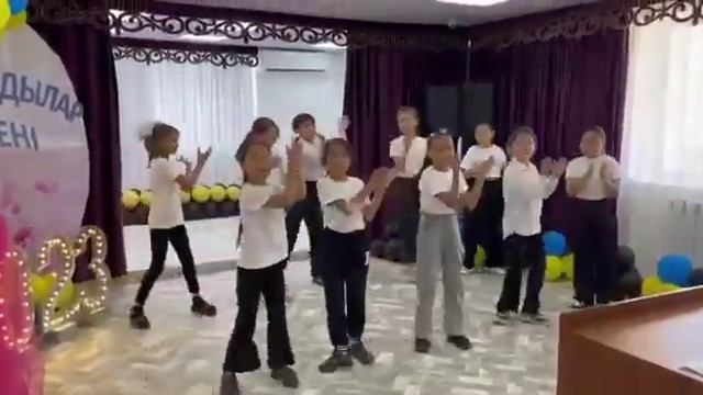 Dance monkey смотреть онлайн