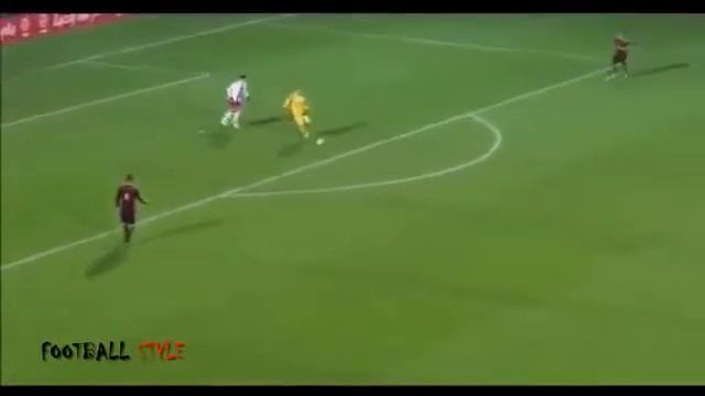 Издевательские финты. Между ног. Топ 10 лучших финтов футбола смотреть онлайн