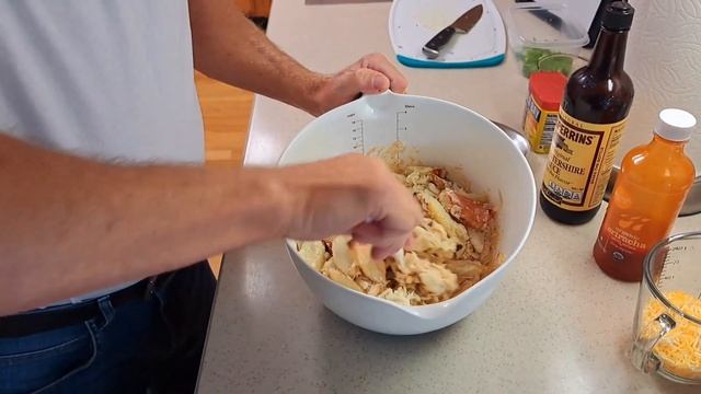 Hot Cheesy Bacon Crab Dip YUM! смотреть онлайн
