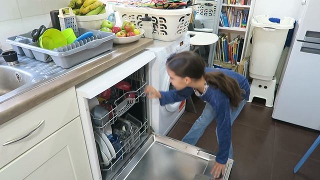 ELSIE'S SCHOOL MORNING ROUTINE | 8YR OLD смотреть онлайн