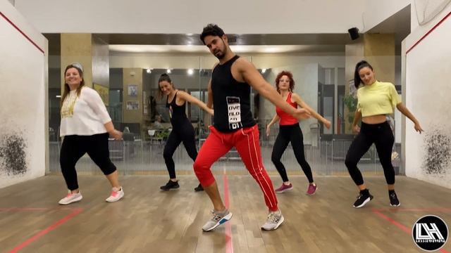 Ya Tú Me Conoces - Thalía & Mau y Ricky by Lessier Herrera LH смотреть онлайн