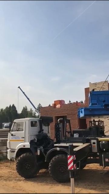 Строительство дома с автокраном 40 тонн, Камаз 63501, стрела 34 метра - alcarm.ru смотреть онлайн