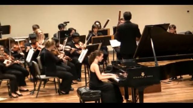 Angelique Scully plays Chopin Piano Concerto in E minor, op. 11, Allegro Maestoso смотреть онлайн