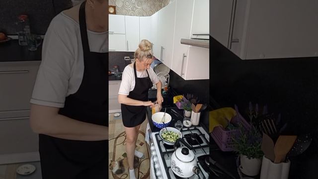 заливной пирог с зелёным луком и яйцом❤️ смотреть онлайн