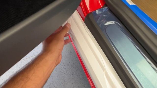 Unwrapping The New Porsche 718 Cayman GT4 (ASMR) смотреть онлайн