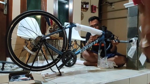 Unboxing Giant TCR Advanced 3 смотреть онлайн