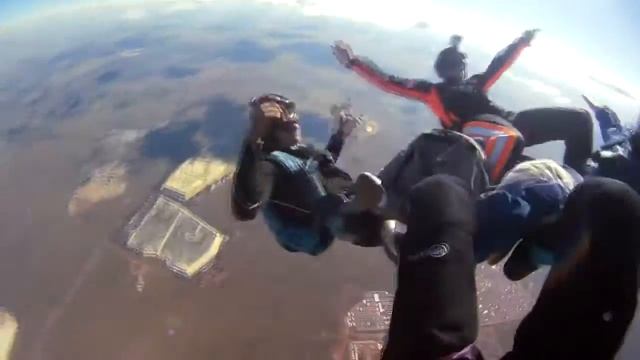 Horny Gorilla at Johannesburg Skydive Club смотреть онлайн