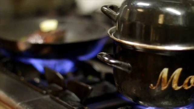 Café Tight - Surf N' Turf смотреть онлайн