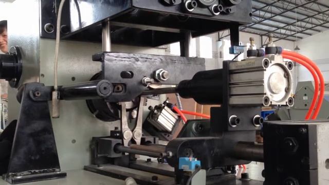 Hot Runner Helix Bending Machine смотреть онлайн