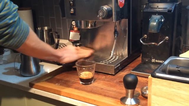 Cafe Dulak's evening tradition with the Rancillio Silvia смотреть онлайн