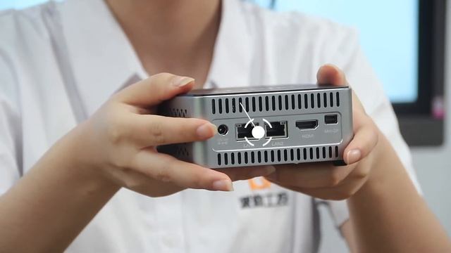 U BOX M2 解说 英文 702 смотреть онлайн