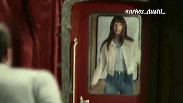 Краб-Обнимала плечи видео. смотреть онлайн