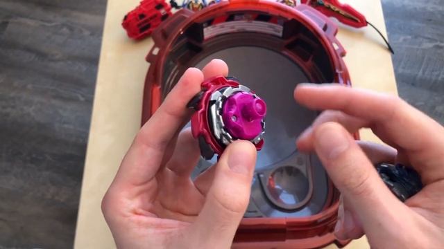 [Battle] Salamander S4 vs Fafnir F3 | Hell Salamander vs Drain Fafnir | Slingshock | Beystadium смотреть онлайн