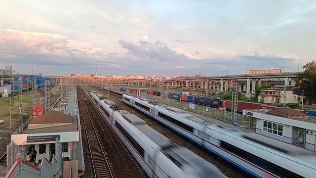 Вечер. Платформа Моссельмаш. Сапсаны смотреть онлайн