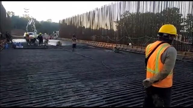 PENGECORAN PONDASI JALAN TOL 600 M3 смотреть онлайн