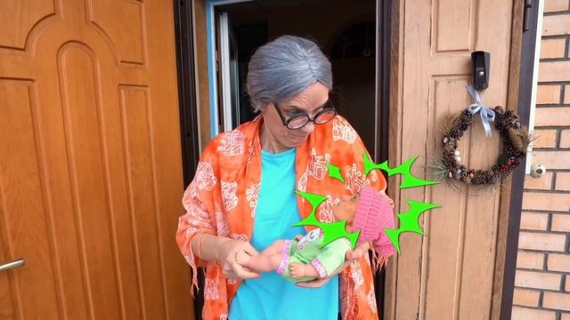 Alena and mom are building a playhouse and Learning to be neat смотреть онлайн