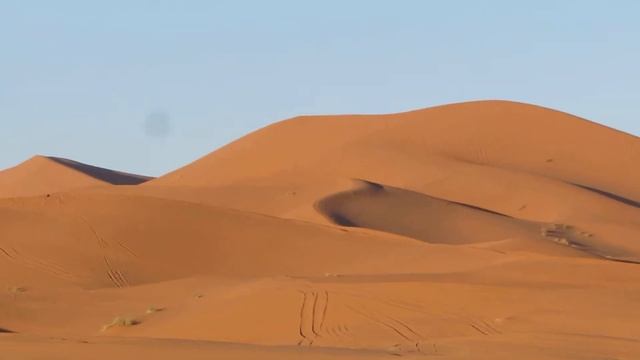 Erg Chebbi, las dunas saharianas de Marruecos смотреть онлайн