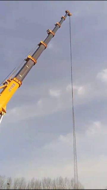 The 10-ton Universiade truck crane is being tested by customers. смотреть онлайн